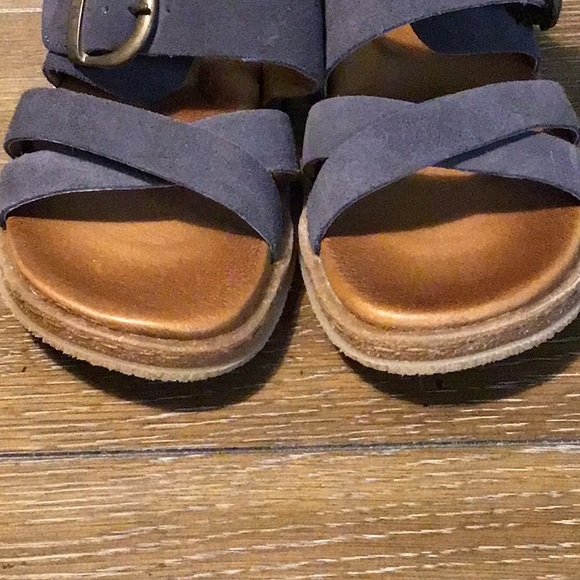 Born “Caite” Distressed Leather Sandals - Picture 7 of 12